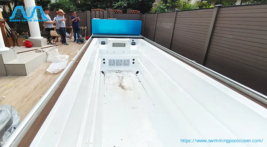 retractable pool cover